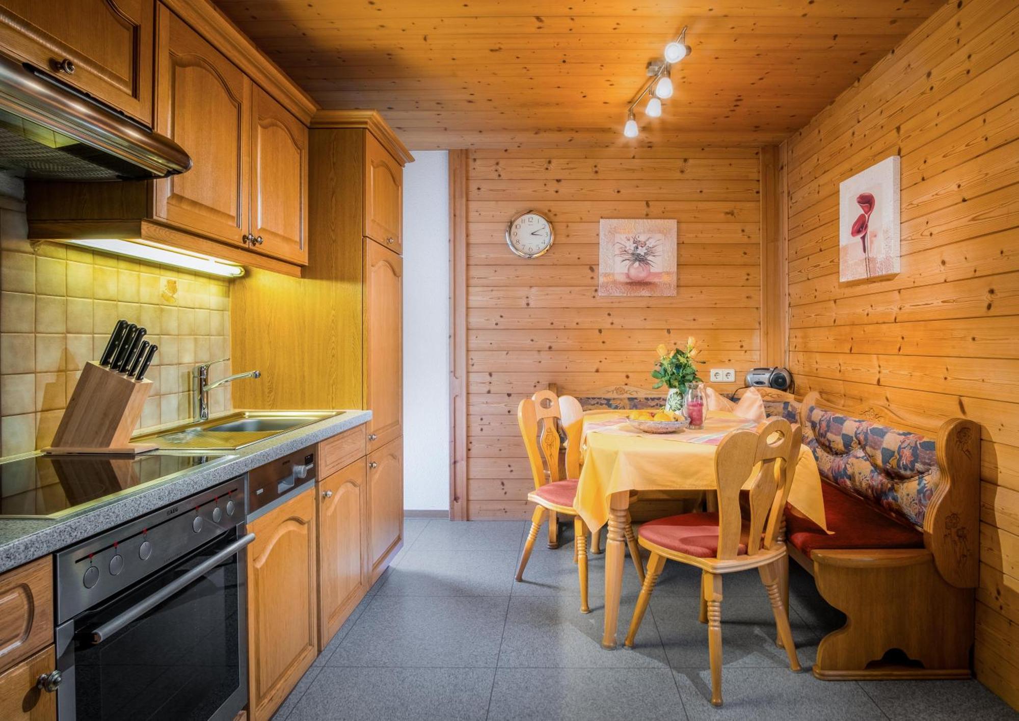 Haus Annemarie Apartments Kartitsch - Hochpustertal Exterior photo